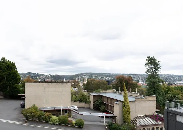 Parkside Apartment Near Cbd & City Park With Parking