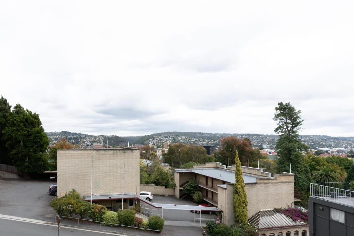 Parkside Near Cbd & Park With Parking Apartment *